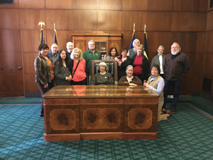 Mayflowers in the governor's office